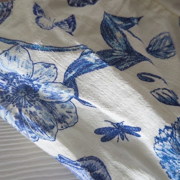 Peasant Floral Top - Picture 2 of 2